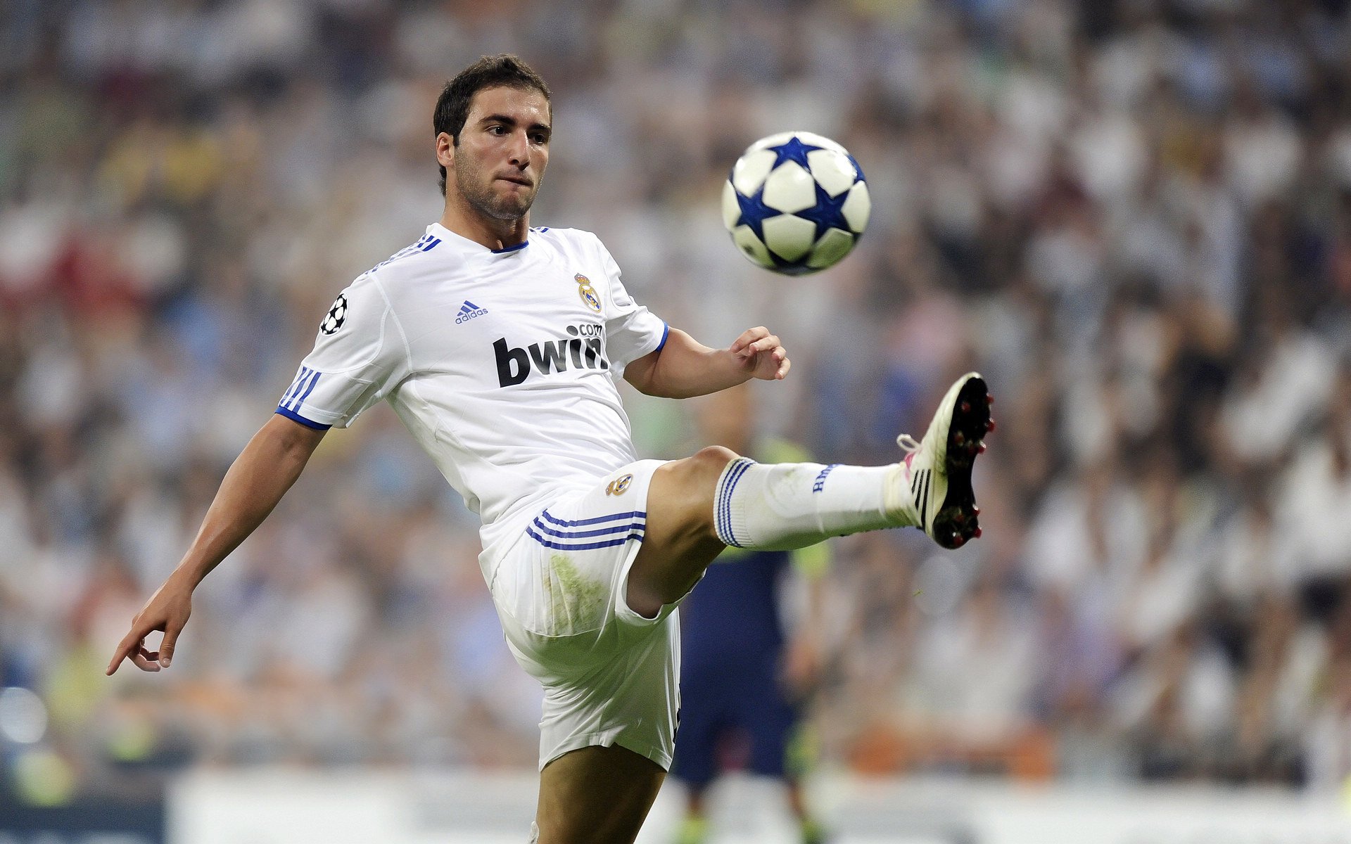 乔治攻防转换迅速快船打出流畅配合，快船乔治加点